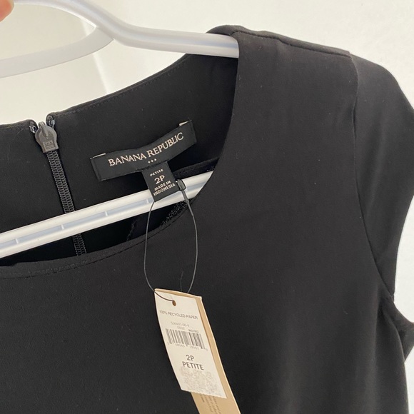 NWT Banana Republic Black Dress - Petite size 2 - Picture 3 of 5